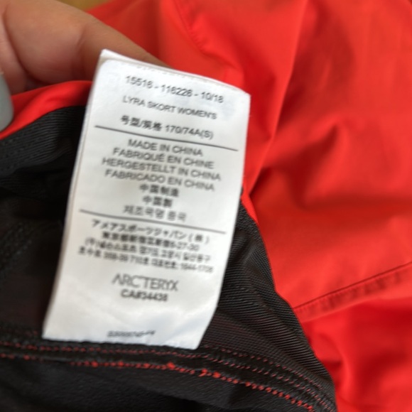 Arc'teryx hiking skort tennis  skirt size S coral color excellent condition - Picture 7 of 10